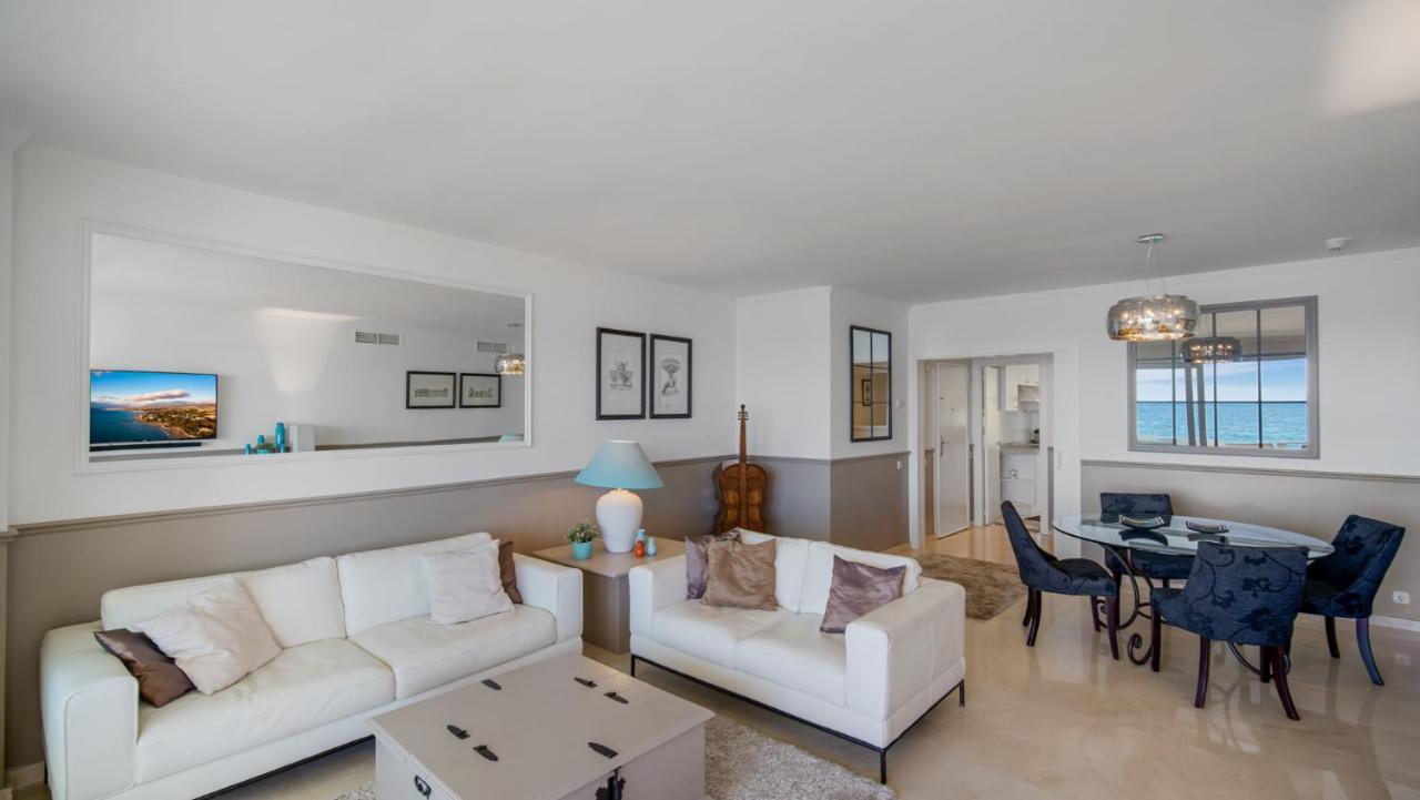 Beach-Line Apartment With 3 Bedrooms In Estepona Dış mekan fotoğraf