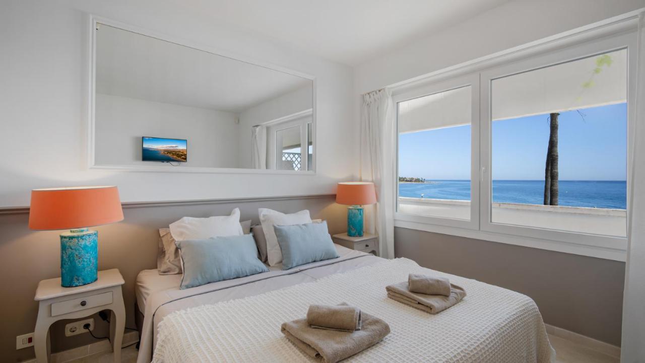 Beach-Line Apartment With 3 Bedrooms In Estepona Dış mekan fotoğraf