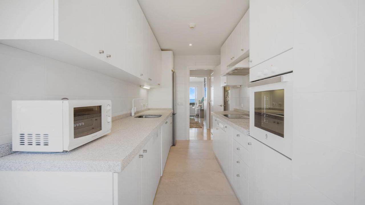 Beach-Line Apartment With 3 Bedrooms In Estepona Dış mekan fotoğraf