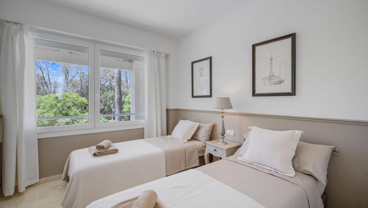 Beach-Line Apartment With 3 Bedrooms In Estepona Dış mekan fotoğraf